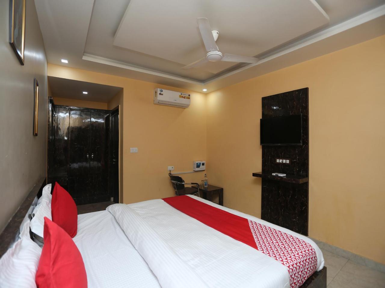 Oyo 26803 Hotel City Inn Faizābād Extérieur photo